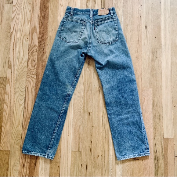 🍑SOLD🍑 TINY Vintage Levi’s Jeans 27W Thrashed - Picture 4 of 8